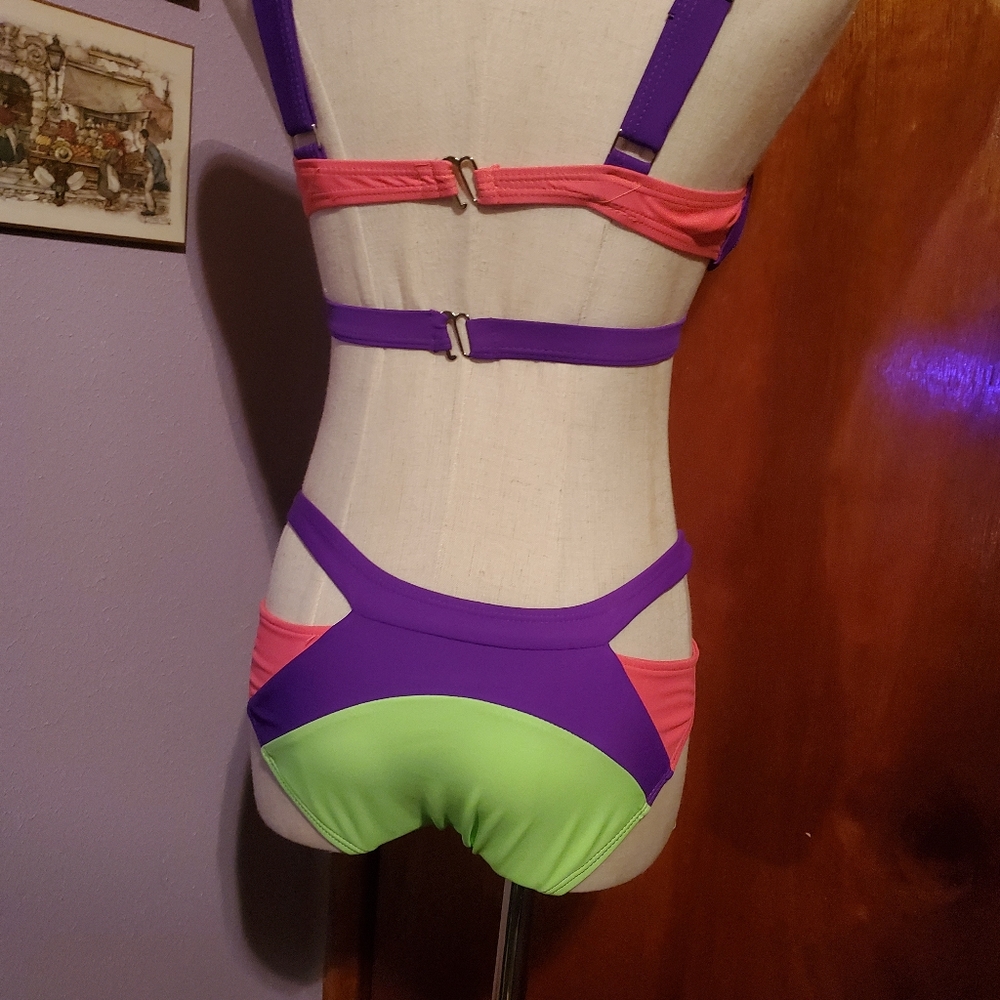 Swimsuit - Picture 3 of 3